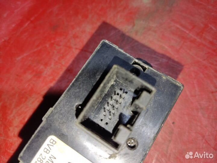 Блок управления стеклоподъемниками Volkswagen Golf