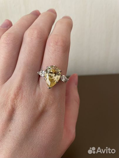Кольцо бижутерия с крупным цирконом