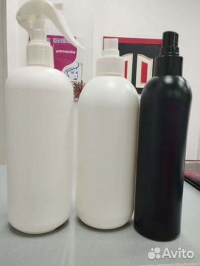 Банка с крышкой и флаконы спреи