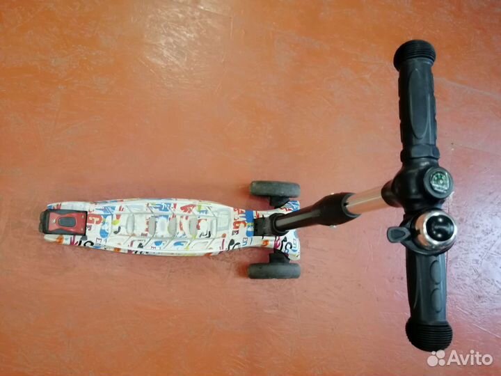 Самокат трёхколёсный для детей до 8 лет