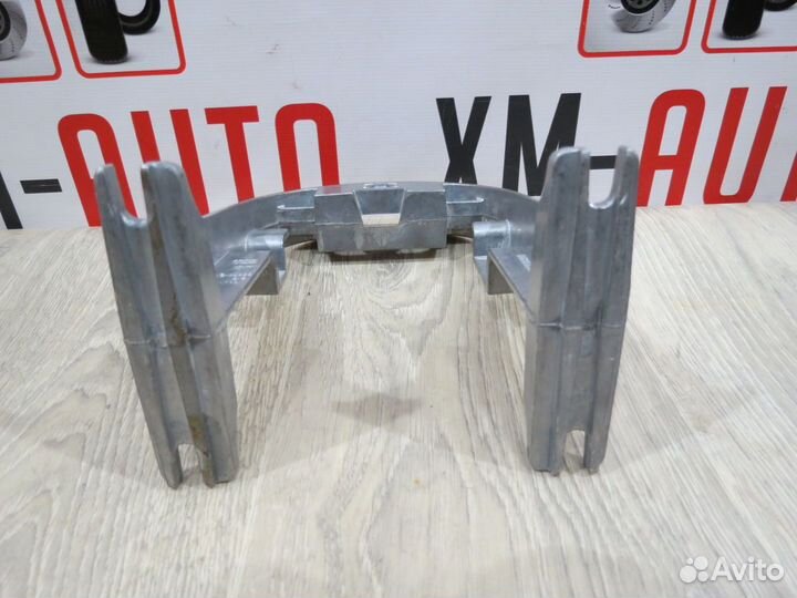 Кронштейн подлокотника Audi A6 Allroad