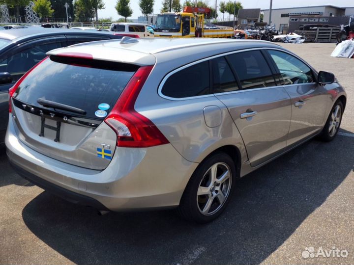 В разбор из Японии Volvo V60 FW45 B4164 T3 1.6