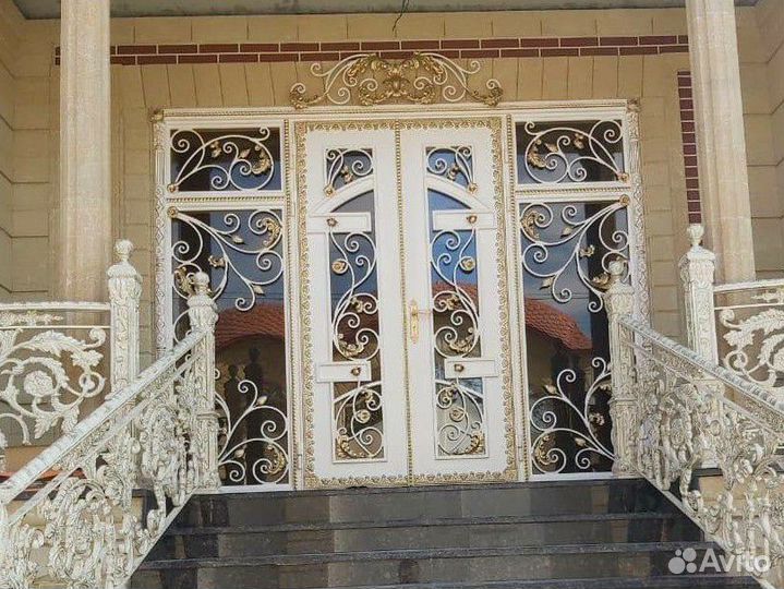 Кованая дверь входная