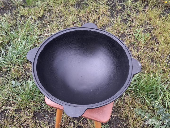 Казан чугунный с крышкой сковородой