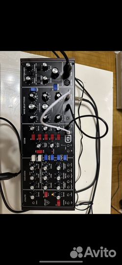 Аналоговый синтезатор Behringer Model-D