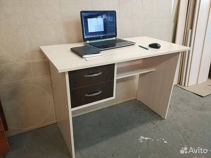 Стол письменный