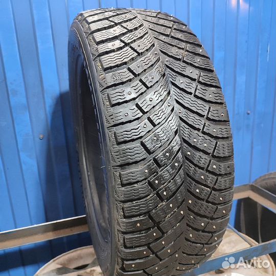 Michelin X-Ice North 4 215/55 R17