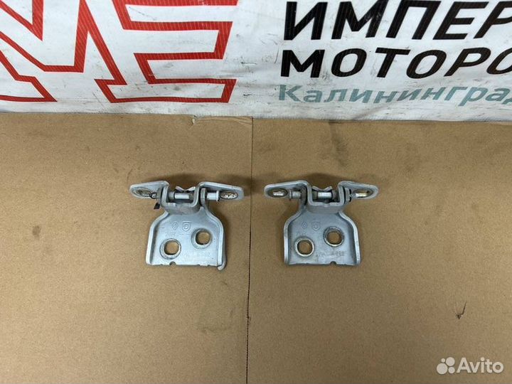 Петля двери Renault Duster K4MA690 2014