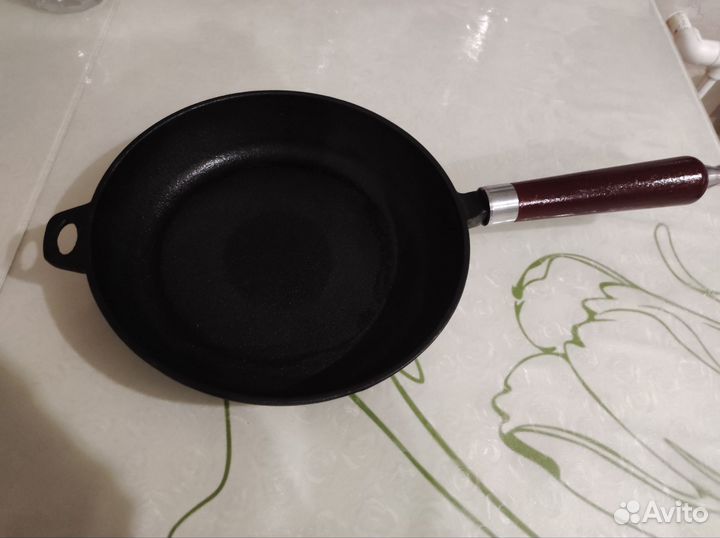 Чугунная сковорода