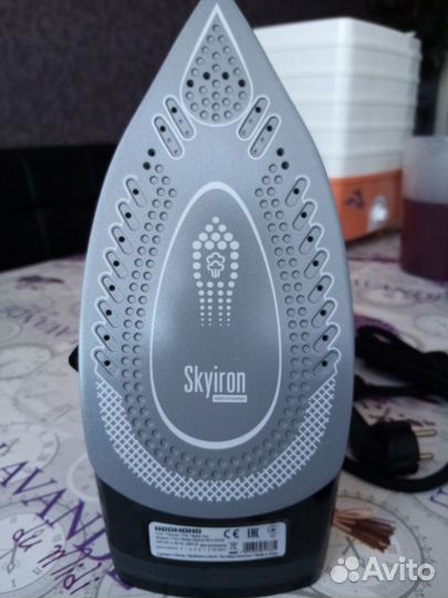 Утюг Redmond RI-C254S