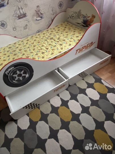 Детская кровать машина с матрасом