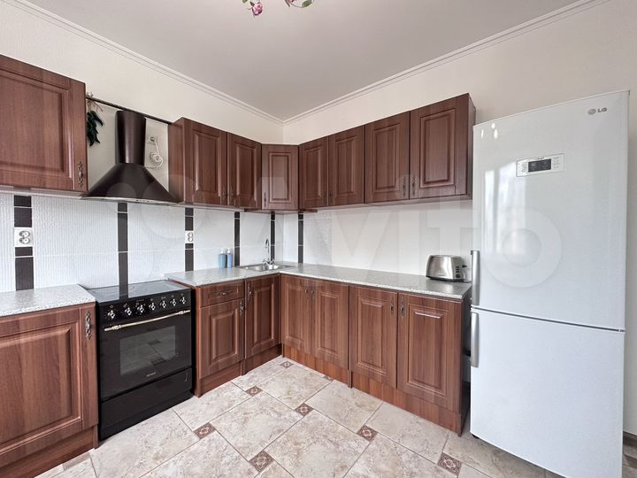 3-к. квартира, 93 м², 16/22 эт.