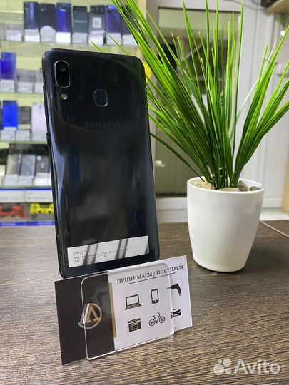 Samsung Galaxy A30, 3/32 ГБ