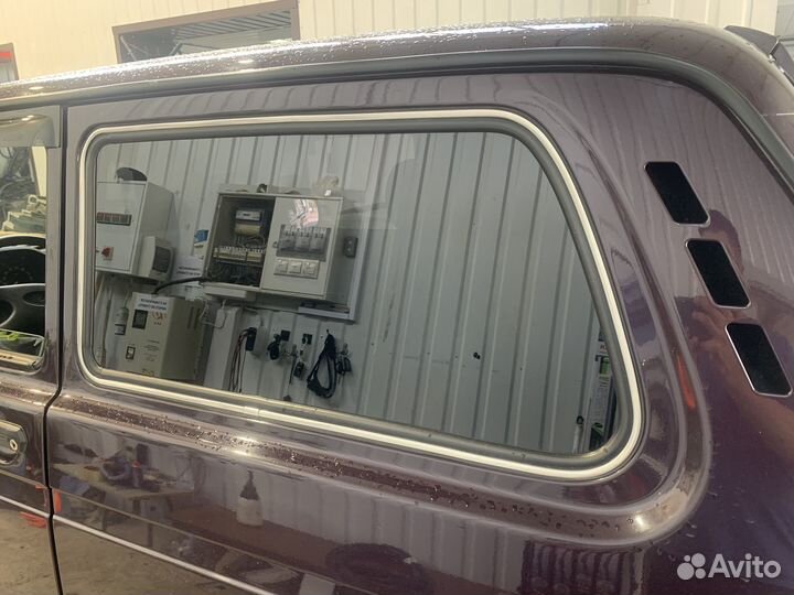 Заднее стекло (форточка) нива 2121