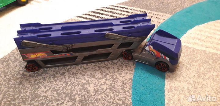 Hot wheels машина