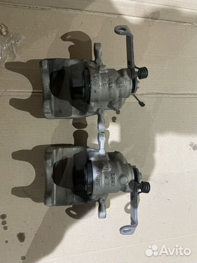 Суппорта задние Peugeot Traveller