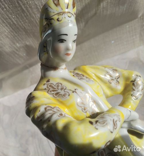 Фигурки, шкатулки и браслеты