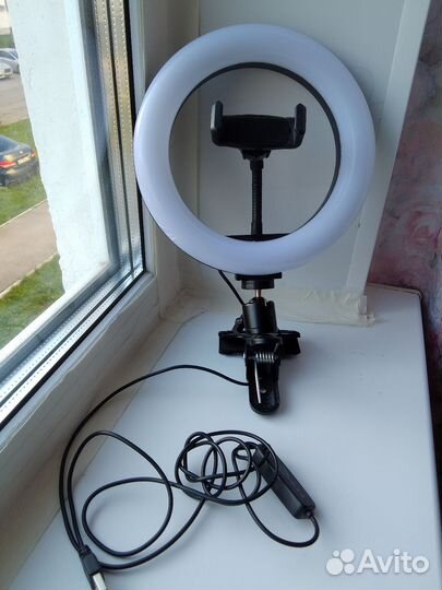 Кольцевая лампа 20 см