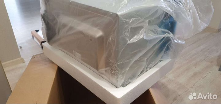 Микроволновая печь новая bosch bel554mso