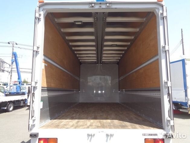 Промтоварный фургон Isuzu Forward (F-Series), 2018