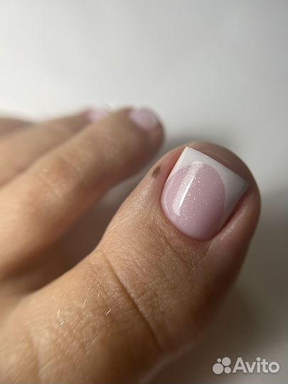 Маникюр педикюр