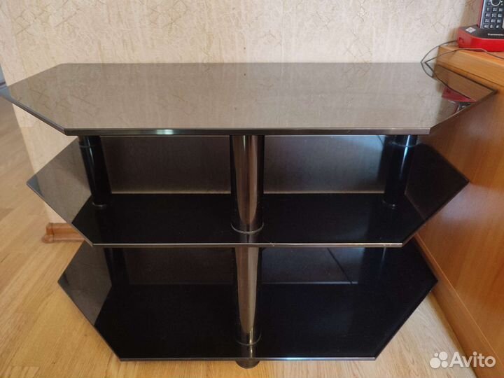 Стеклянная тумба (столик) под тв