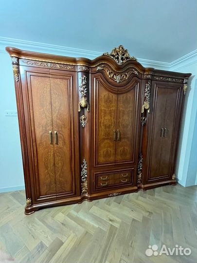 Спальный гарнитур