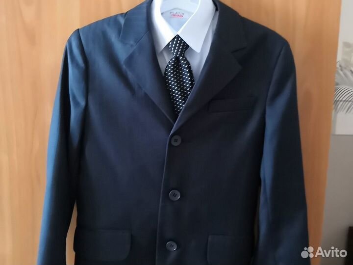Костюм на мальчика на рост 146 см