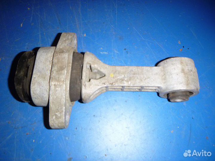 Опора двигателя задняя hyundai solaris 2010