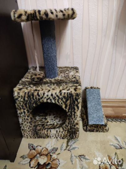 Домик для кошки с когтеточкой бу