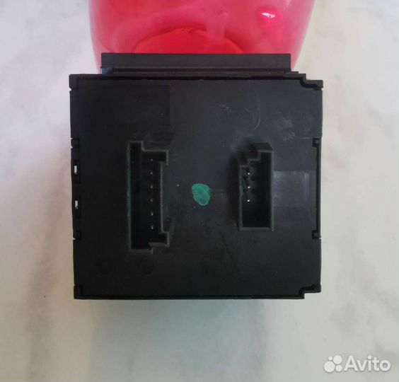 Кнопка аварийной сигнализации BMW E90/91