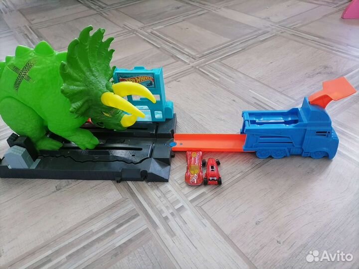 Hot wheels трек Трицераптопс