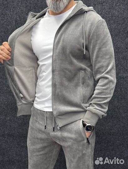 Спортивный костюм