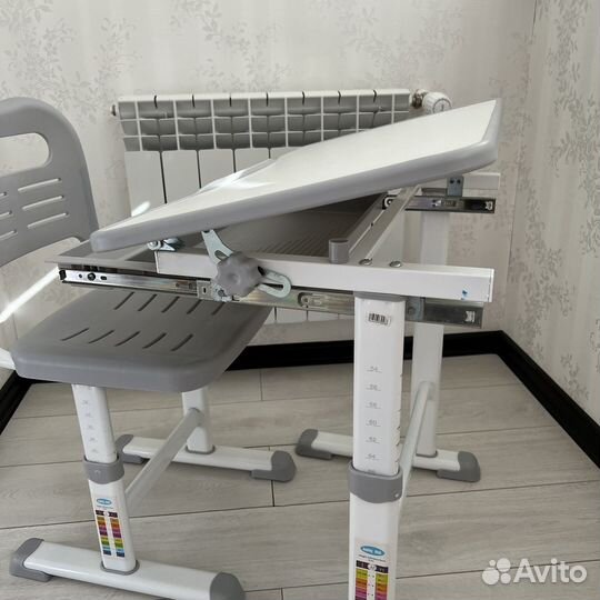 Детский стол и стул растущая парта