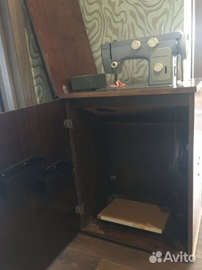 Швейная машинка чайка 142м бу