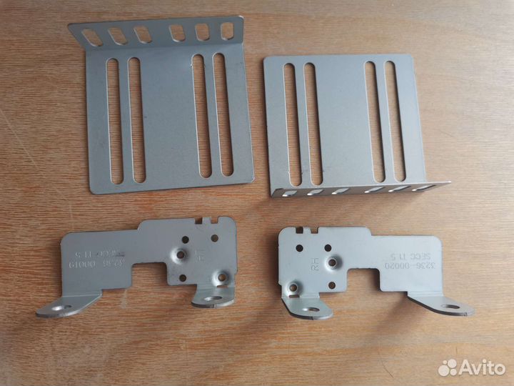 Крепеж для магнитолы Renault