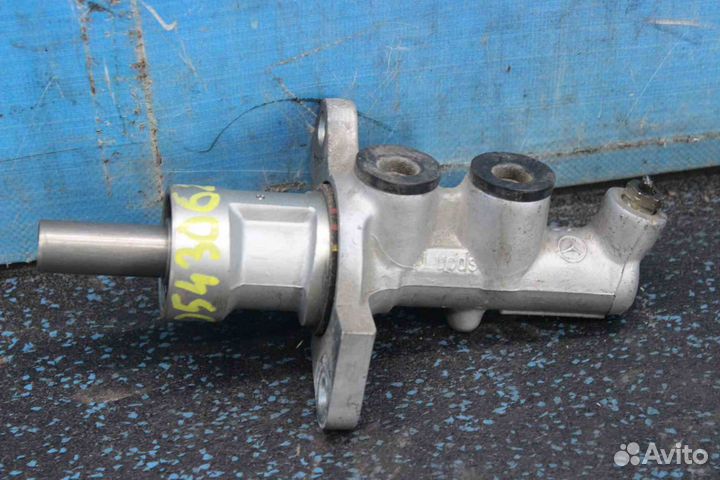 Цилиндр главный тормозной Mercedes-Benz E-Class (М