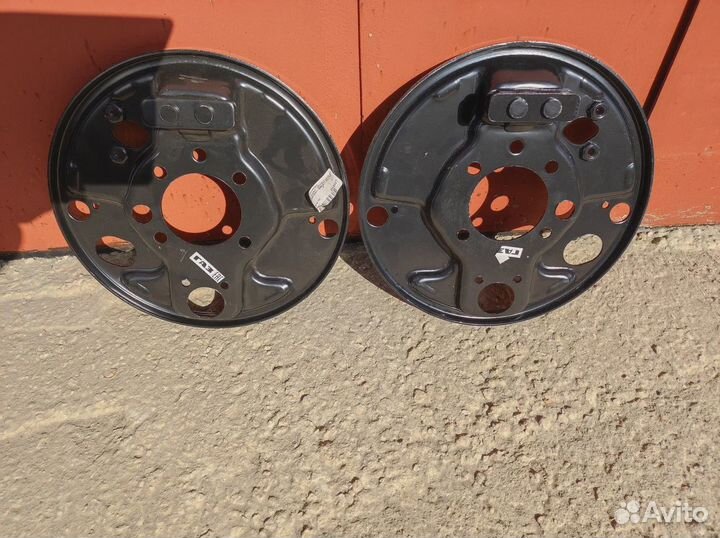 Щит опорный заднего моста на Газель