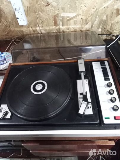 Проигрыватели винила 80х
