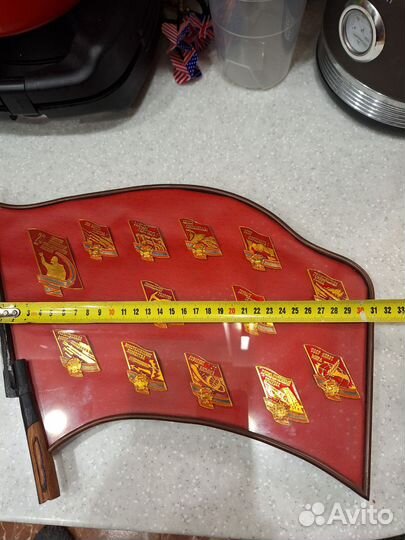 Настенный флаг со значками