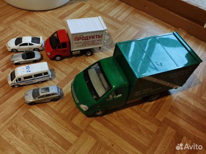 Модель автомобиля игрушки