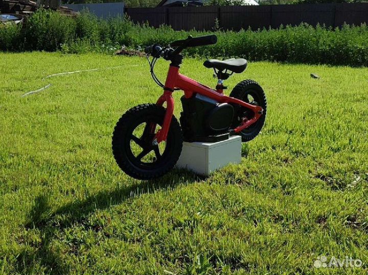 Беговел с электроприводом