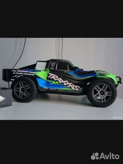 Машина на радиоуправлении traxxas slash 4x4