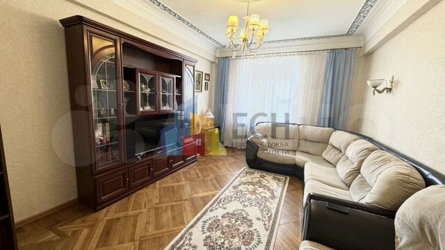 3-к. квартира, 83 м², 3/6 эт.