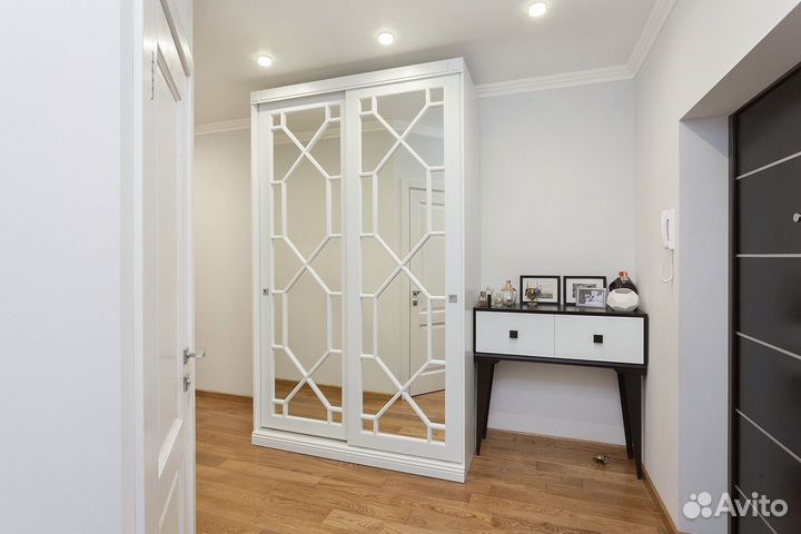 Шкаф купе с зеркалом