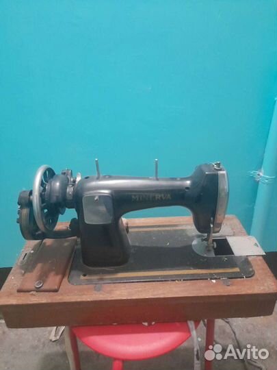 Швейная машина Minerva