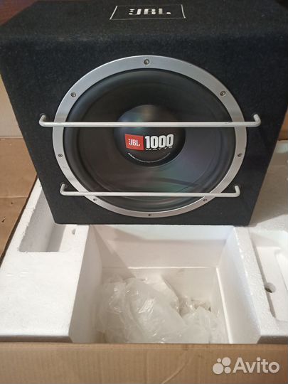 Сабвуфер JBL