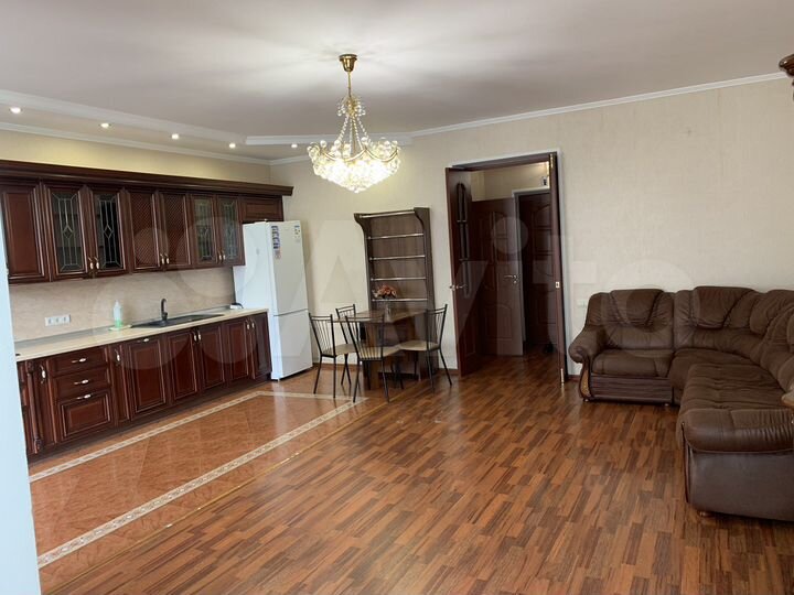 2-к. квартира, 67 м², 2/5 эт.