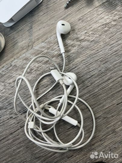 Наушники iPhone