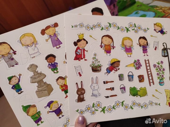 Модель замка + книга + фигурки (новое)